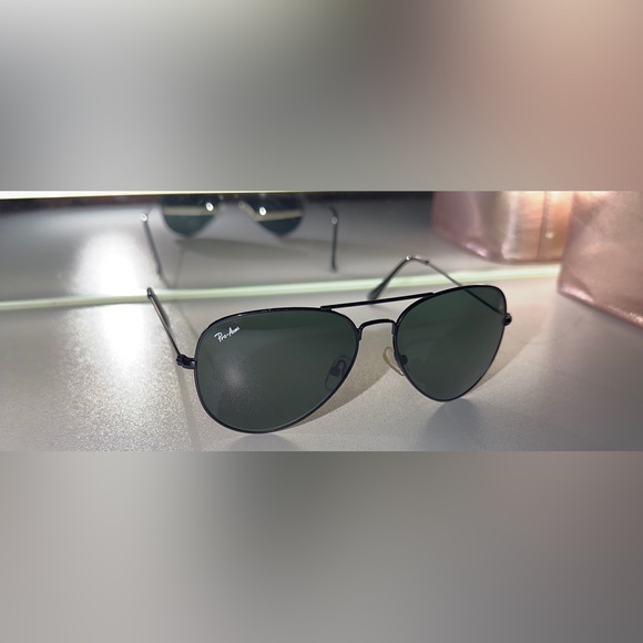 🕶 Ray-Ban Black Aviator Sunglasses | Classic Metal Frame | Unisex 🕶 - Picture 2 of 7